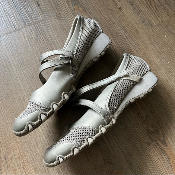 Sketchers Sneakers Shoes Silver Straps Velcro Size 7 - Picture 2 of 10